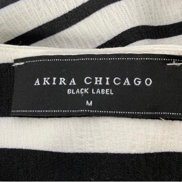 Akita Cut out Top Stripe Black White Size M - Picture 7 of 8